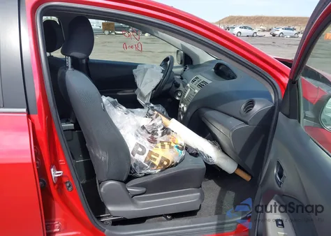 2011 Toyota Yaris z USA, uszkodzony, nr VIN JTDBT4K34B1405919